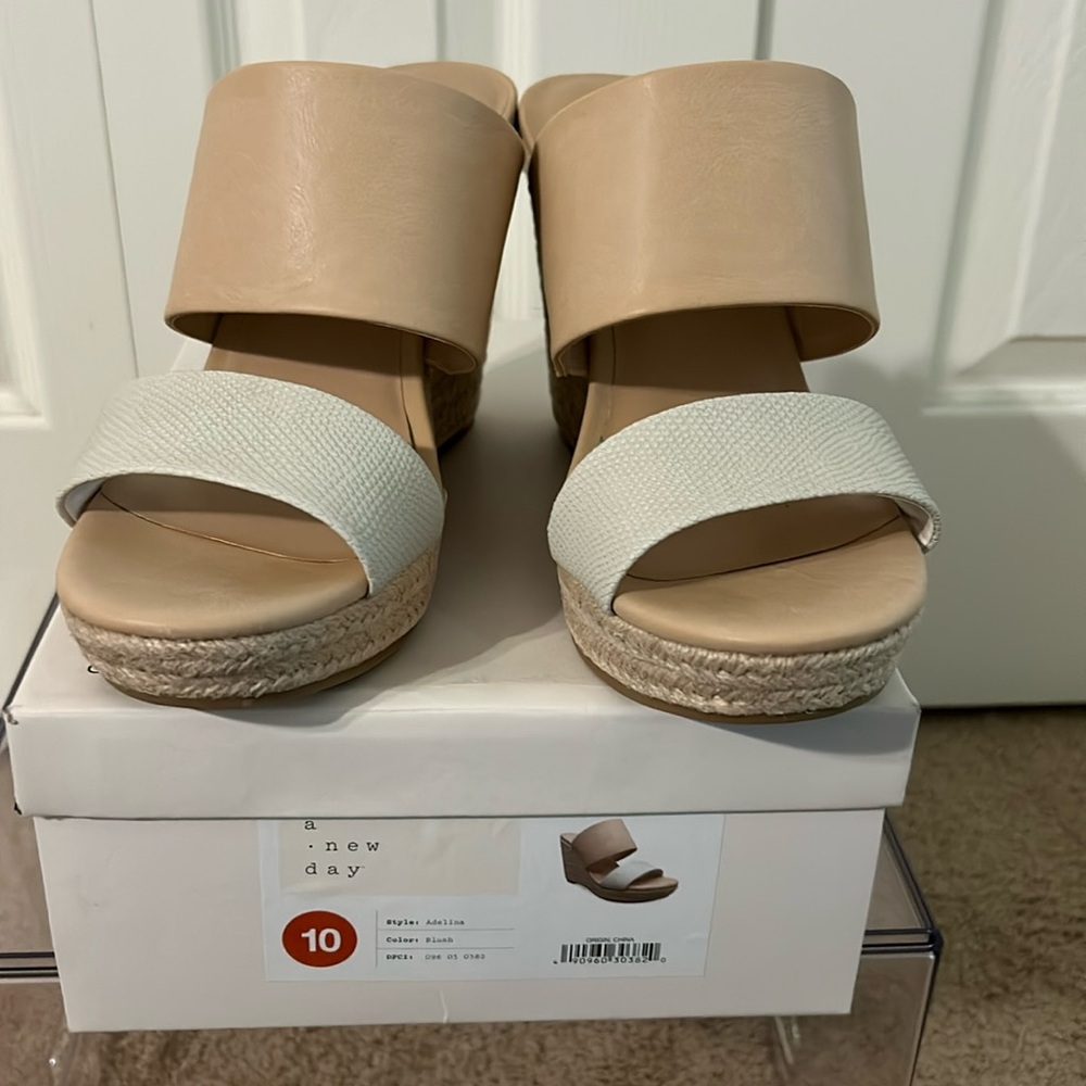 A new day Adelina wedges